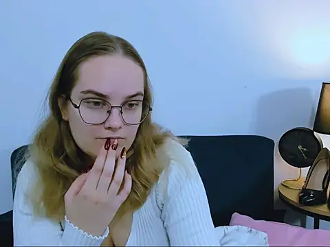 Snapshot of AliceCrazy69 chatting on November 21, 2025, 12:48 pm AliceCrazy69 online show from November 21, 2025, 12:48 pm