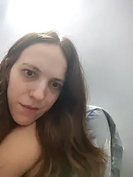 Snapshot of lauflor chatting on April 16, 2026, 9:39 pm lauflor online show from April 16, 2026, 9:39 pm