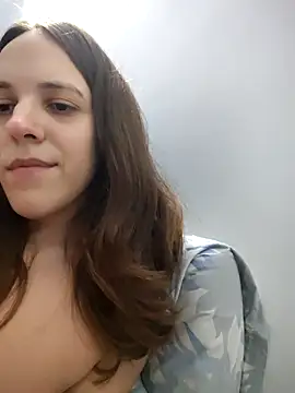 Snapshot of lauflor chatting on April 15, 2026, 7:58 pm lauflor online show from April 15, 2026, 7:58 pm
