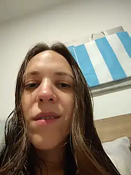 Snapshot of lauflor chatting on June 16, 2026, 10:59 am lauflor online show from June 16, 2026, 10:59 am