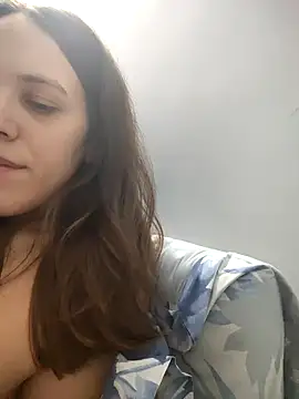 Snapshot of lauflor chatting on April 19, 2026, 7:38 pm lauflor online show from April 19, 2026, 7:38 pm