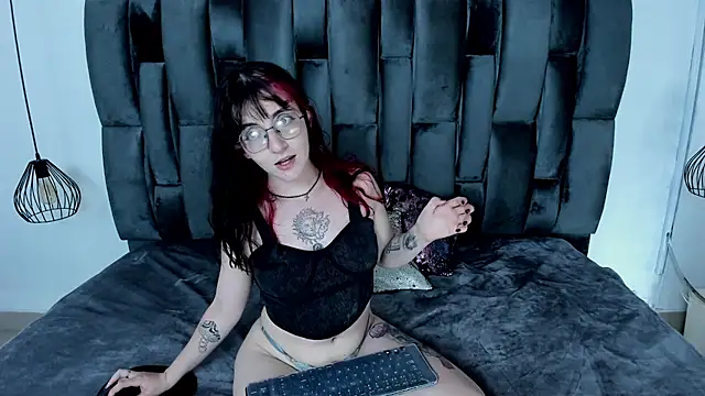 Snapshot of AfroditaLeclair chatting on October 24, 2025, 8:08 pm AfroditaLeclair online show from October 24, 2025, 8:08 pm