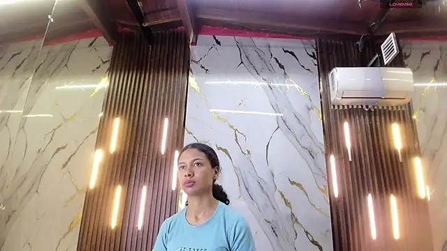 VictoriaDuart online show from January 10, 2026, 8:48 pm