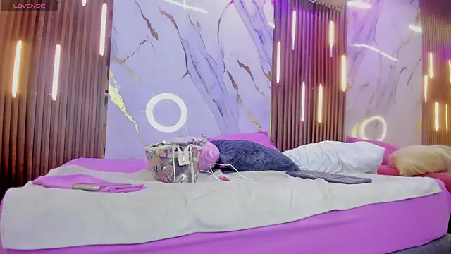 VictoriaDuart online show from September 13, 2025, 8:09 pm