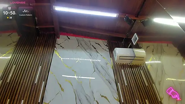 Snapshot of VictoriaDuart chatting on April 12, 2026, 8:34 pm VictoriaDuart online show from April 12, 2026, 8:34 pm