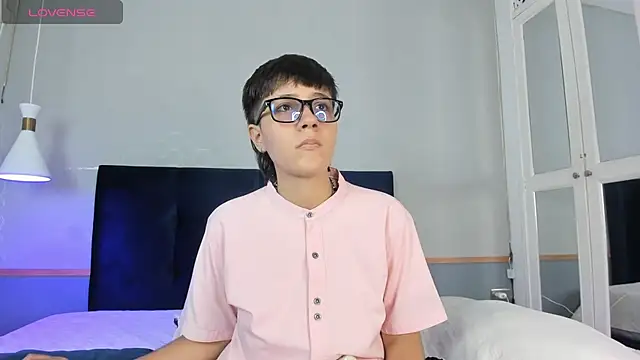 Snapshot of Tsuki_Maru chatting on November 10, 2025, 9:31 pm Tsuki Maru online show from November 10, 2025, 9:31 pm