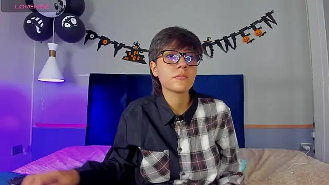 Snapshot of Tsuki_Maru chatting on October 24, 2025, 8:19 pm Tsuki Maru online show from October 24, 2025, 8:19 pm