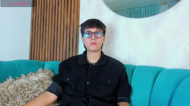 Snapshot of Tsuki_Maru chatting on November 11, 2025, 2:34 pm Tsuki Maru online show from November 11, 2025, 2:34 pm