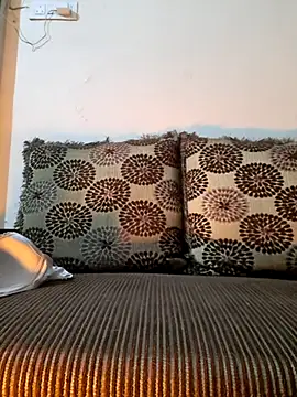 Evneet27 Saavu online show from November 21, 2025, 2:43 am