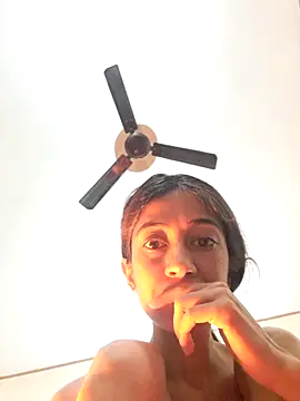 Evneet27 Saavu online show from February 17, 2026, 10:23 am