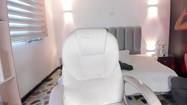 Snapshot of BritanyBrown_ chatting on February 14, 2026, 11:43 am BritanyBrown online show from February 14, 2026, 11:43 am