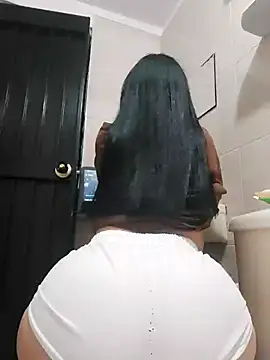 Snapshot of LunaJacobs chatting on November 29, 2025, 12:33 am LunaJacobs online show from November 29, 2025, 12:33 am