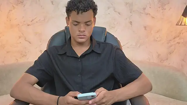 Snapshot of Valentino_Thompson chatting on September 29, 2025, 8:14 pm Valentino Thompson online show from September 29, 2025, 8:14 pm