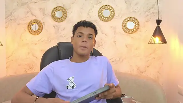 Snapshot of Valentino_Thompson chatting on September 15, 2025, 7:36 pm Valentino Thompson online show from September 15, 2025, 7:36 pm
