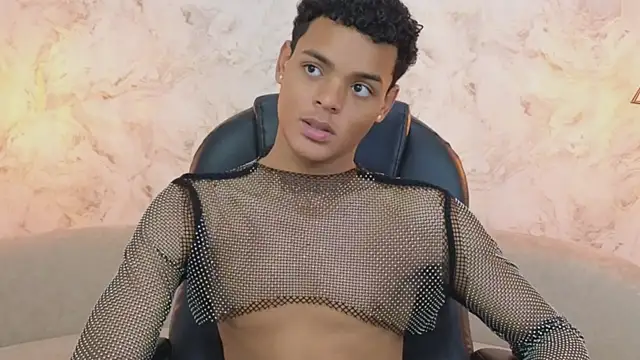 Snapshot of Valentino_Thompson chatting on September 24, 2025, 7:42 pm Valentino Thompson online show from September 24, 2025, 7:42 pm