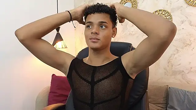 Snapshot of Valentino_Thompson chatting on September 9, 2025, 8:18 pm Valentino Thompson online show from September 9, 2025, 8:18 pm