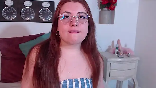 Vicluxxx online show from December 4, 2025, 12:48 pm