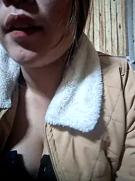 ALIENHR38 online show from November 1, 2025, 3:28 pm