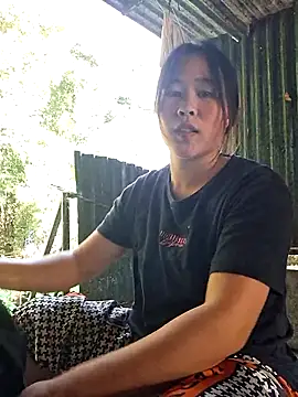 ALIENHR38 online show from October 28, 2025, 1:39 am