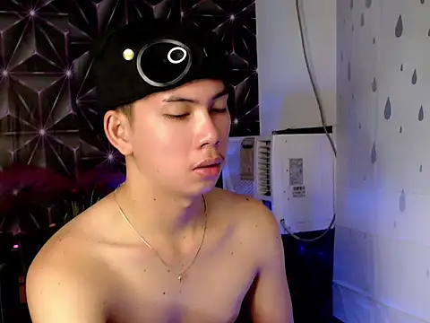 ursweet jade online show from October 28, 2025, 10:47 am