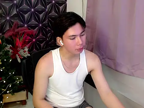 ursweet jade online show from December 13, 2025, 8:04 pm