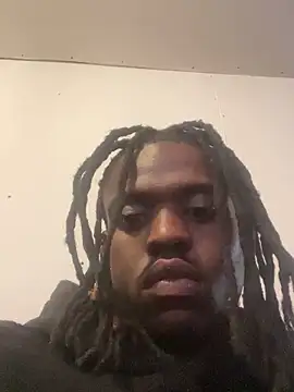 Snapshot of Wuu2now chatting on December 17, 2025, 11:15 am Wuu2now online show from December 17, 2025, 11:15 am