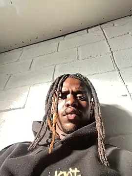 Snapshot of Wuu2now chatting on October 31, 2025, 5:04 am Wuu2now online show from October 31, 2025, 5:04 am