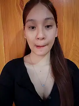 Snapshot of ChiecumBae chatting on December 18, 2025, 1:44 am ChiecumBae online show from December 18, 2025, 1:44 am