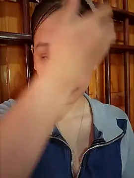 Snapshot of ChiecumBae chatting on September 19, 2025, 1:20 am ChiecumBae online show from September 19, 2025, 1:20 am