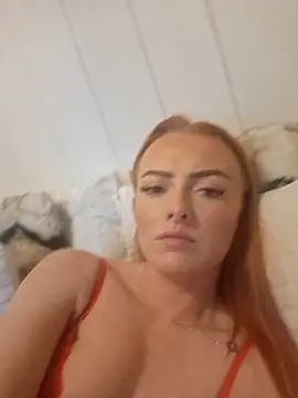 Snapshot of RedHeadRoxyUK chatting on October 15, 2025, 10:56 am RedHeadRoxyUK online show from October 15, 2025, 10:56 am