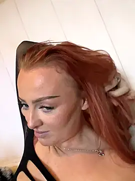 Snapshot of RedHeadRoxyUK chatting on October 29, 2025, 11:09 am RedHeadRoxyUK online show from October 29, 2025, 11:09 am