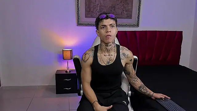 Snapshot of john_mystic chatting on February 3, 2026, 6:22 am john mystic online show from February 3, 2026, 6:22 am