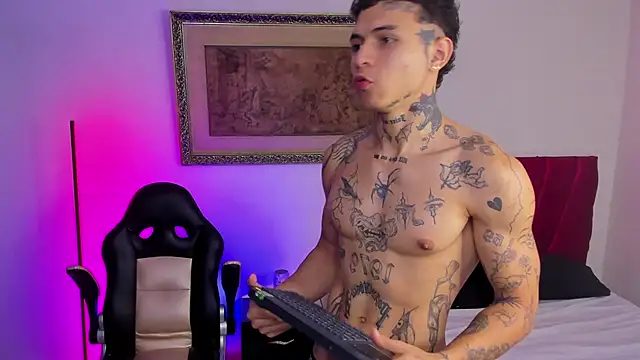 Snapshot of john_mystic chatting on January 14, 2026, 1:31 am john mystic online show from January 14, 2026, 1:31 am