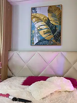 Mila Hank  online show from February 9, 2026, 12:47 pm