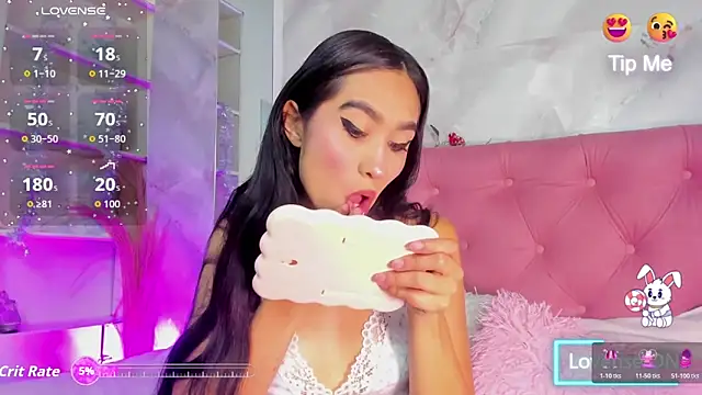 Snapshot of Nicolqueen_ chatting on January 13, 2026, 11:14 am Nicolqueen online show from January 13, 2026, 11:14 am