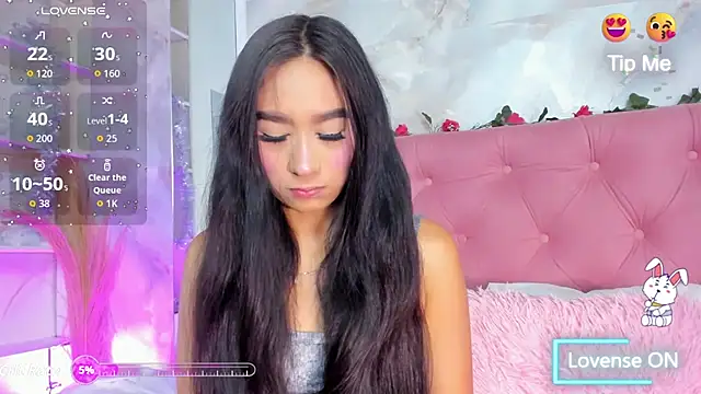 Snapshot of Nicolqueen_ chatting on December 18, 2025, 11:14 am Nicolqueen online show from December 18, 2025, 11:14 am