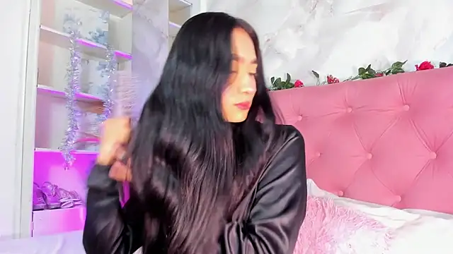 Snapshot of Nicolqueen_ chatting on February 19, 2026, 11:07 am Nicolqueen online show from February 19, 2026, 11:07 am