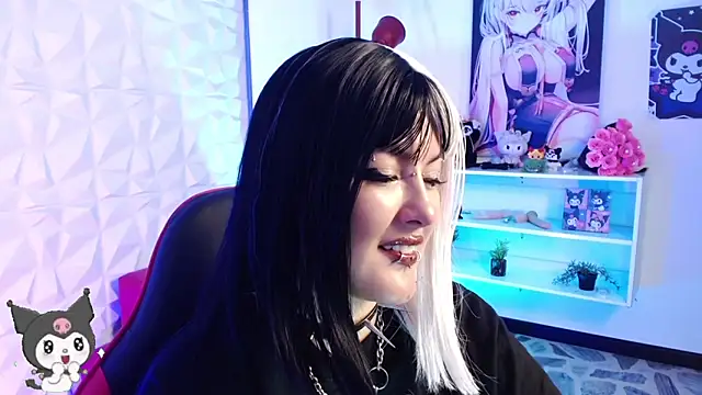 lil candy77 online show from March 25, 2026, 12:15 pm