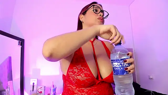 Snapshot of BonnySpencer chatting on November 12, 2025, 8:12 pm BonnySpencer online show from November 12, 2025, 8:12 pm