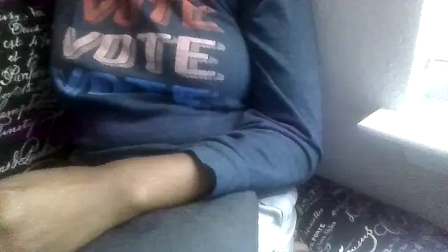 Snapshot of prettymaa chatting on October 16, 2025, 8:50 pm prettymaa online show from October 16, 2025, 8:50 pm