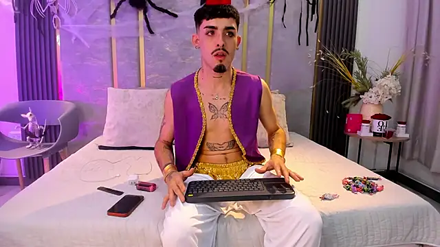 Snapshot of NikoStone_ chatting on October 31, 2025, 4:20 am NikoStone online show from October 31, 2025, 4:20 am