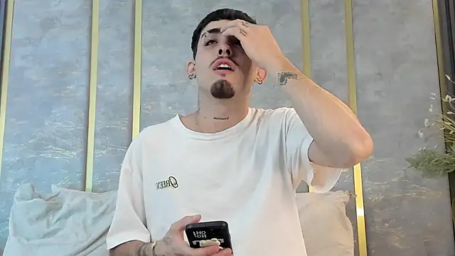 Snapshot of NikoStone_ chatting on December 21, 2025, 4:36 am NikoStone online show from December 21, 2025, 4:36 am