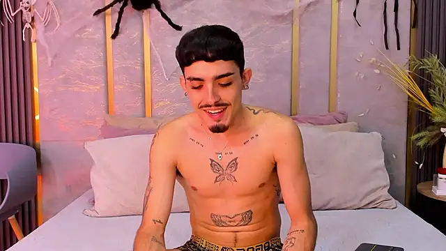 Snapshot of NikoStone_ chatting on October 26, 2025, 4:24 am NikoStone online show from October 26, 2025, 4:24 am