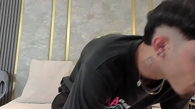 Snapshot of NikoStone_ chatting on January 14, 2026, 5:11 am NikoStone online show from January 14, 2026, 5:11 am