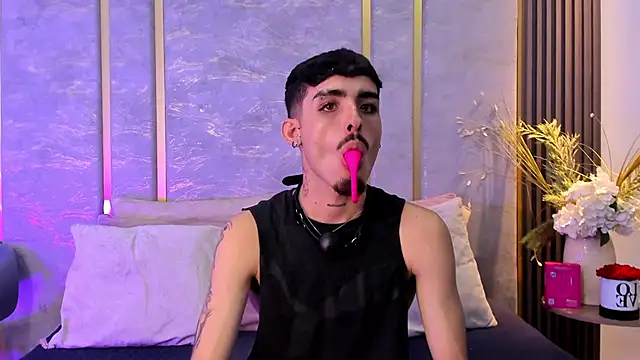 Snapshot of NikoStone_ chatting on September 14, 2025, 4:46 am NikoStone online show from September 14, 2025, 4:46 am