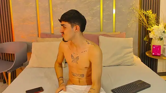 Snapshot of NikoStone_ chatting on September 26, 2025, 4:30 am NikoStone online show from September 26, 2025, 4:30 am