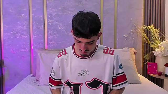 Snapshot of NikoStone_ chatting on September 9, 2025, 4:00 am NikoStone online show from September 9, 2025, 4:00 am