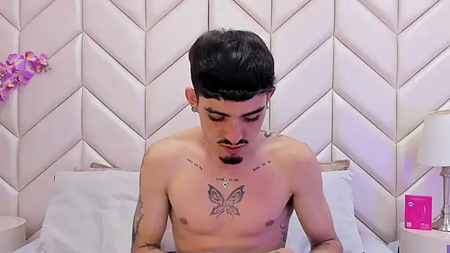 Snapshot of NikoStone_ chatting on September 21, 2025, 7:46 am NikoStone online show from September 21, 2025, 7:46 am