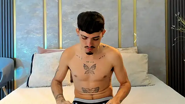 Snapshot of NikoStone_ chatting on November 5, 2025, 4:26 am NikoStone online show from November 5, 2025, 4:26 am