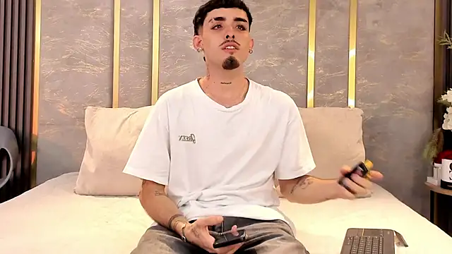 Snapshot of NikoStone_ chatting on January 16, 2026, 5:00 am NikoStone online show from January 16, 2026, 5:00 am